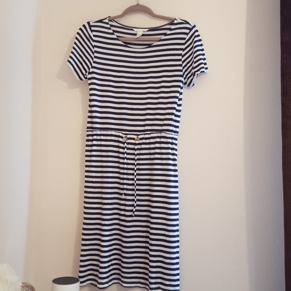 H&M Dresses & Skirts - H&M navy striped knee length casual shirt dress with adjustable waistband
